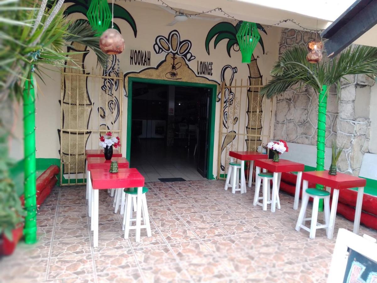 Hostal Hotel Ado Канкун Екстериор снимка