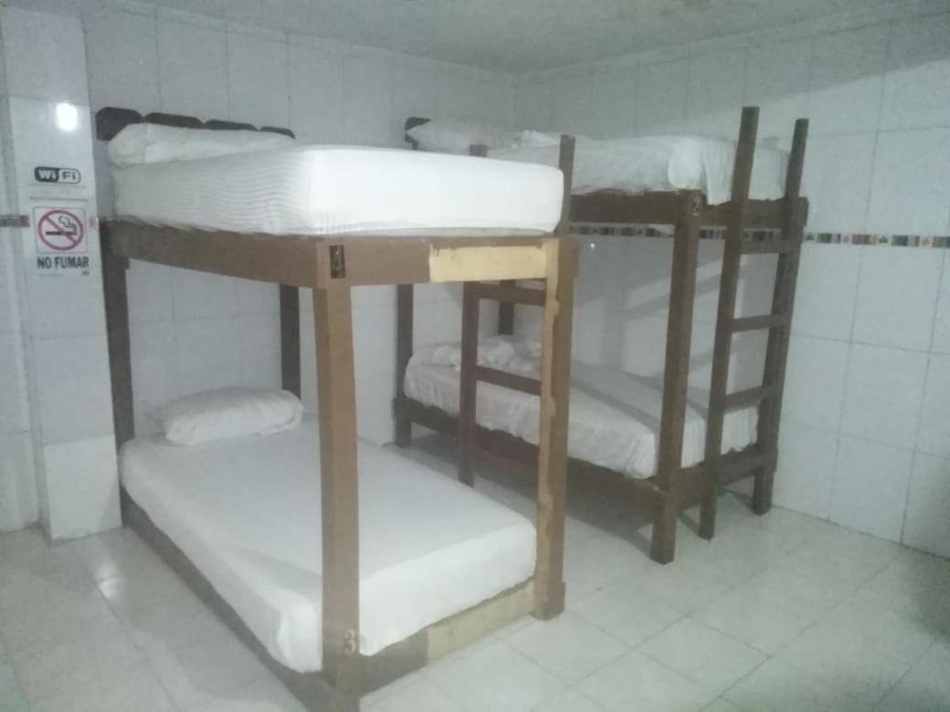 Hostal Hotel Ado Канкун Екстериор снимка